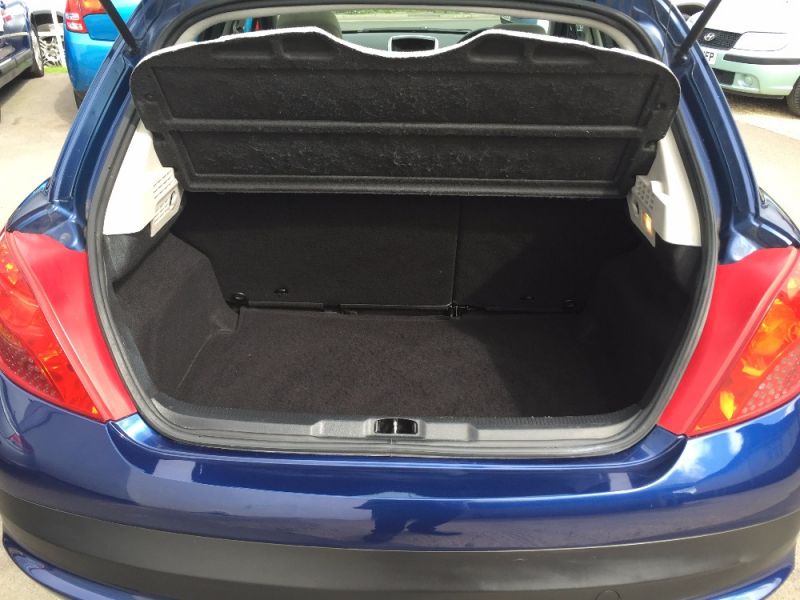 2007 Peugeot 207 1.4 SE 16V 5dr image 6