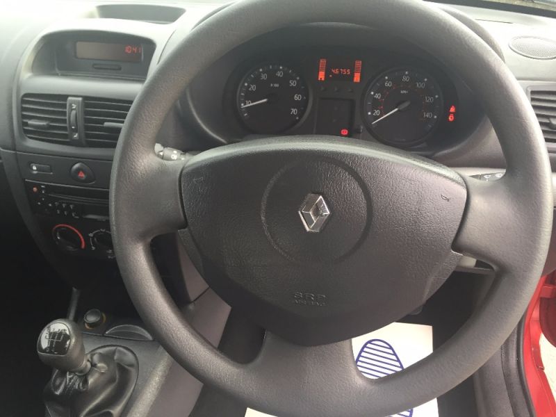 2007 Renault Clio 1.2 8V 3dr image 6