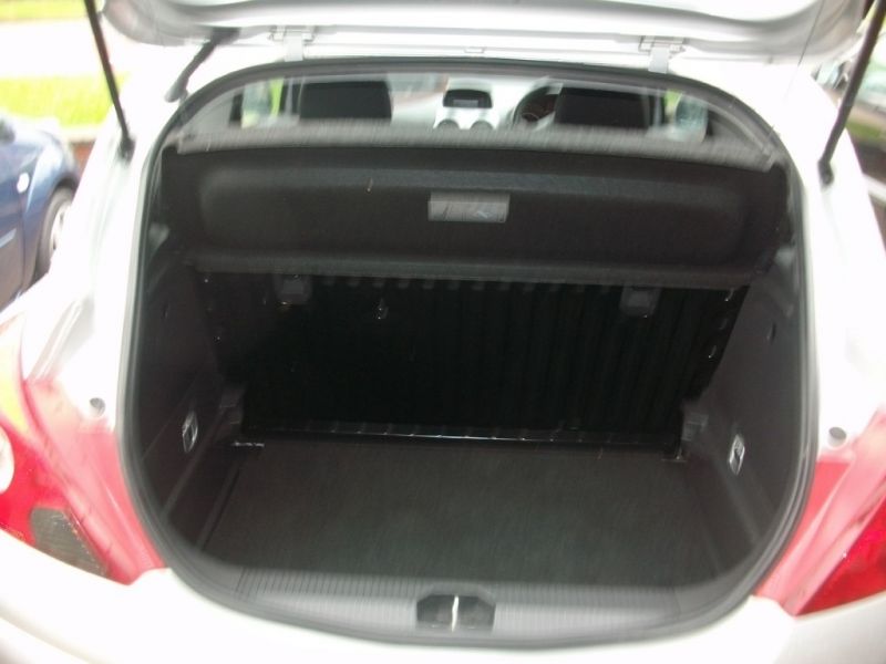 2011 Vauxhall Corsa 1.2 3dr image 8