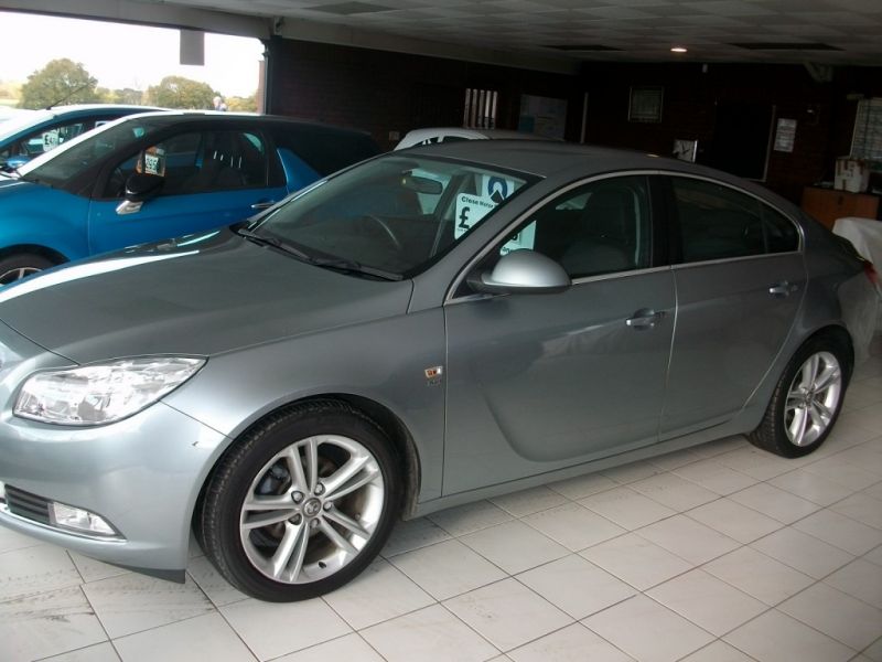 2011 Vauxhall Insignia 1.8 5dr image 2