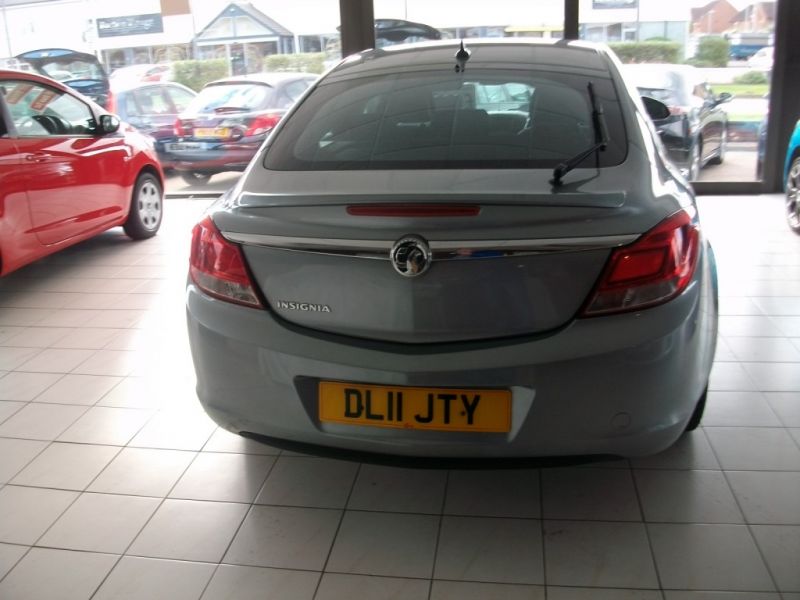 2011 Vauxhall Insignia 1.8 5dr image 3