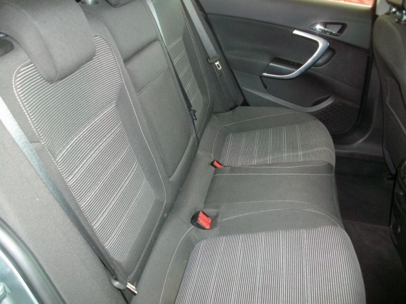 2011 Vauxhall Insignia 1.8 5dr image 6