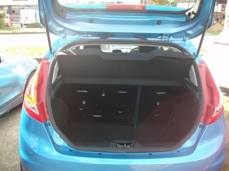 2009 Ford Fiesta 1.4 Zetec 16V 3dr image 3