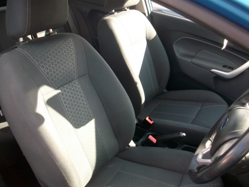 2009 Ford Fiesta 1.4 Zetec 16V 3dr image 4