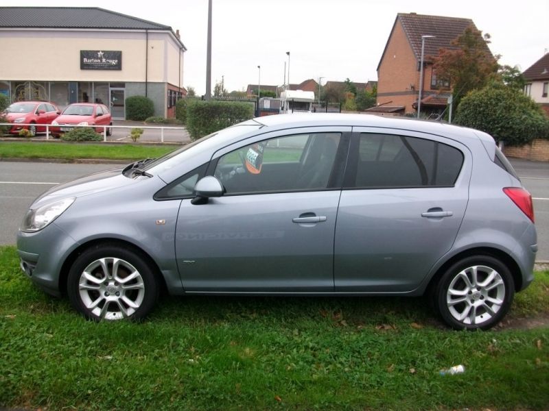 2009 Vauxhall Corsa 1.2 SXI 16V 5dr image 1