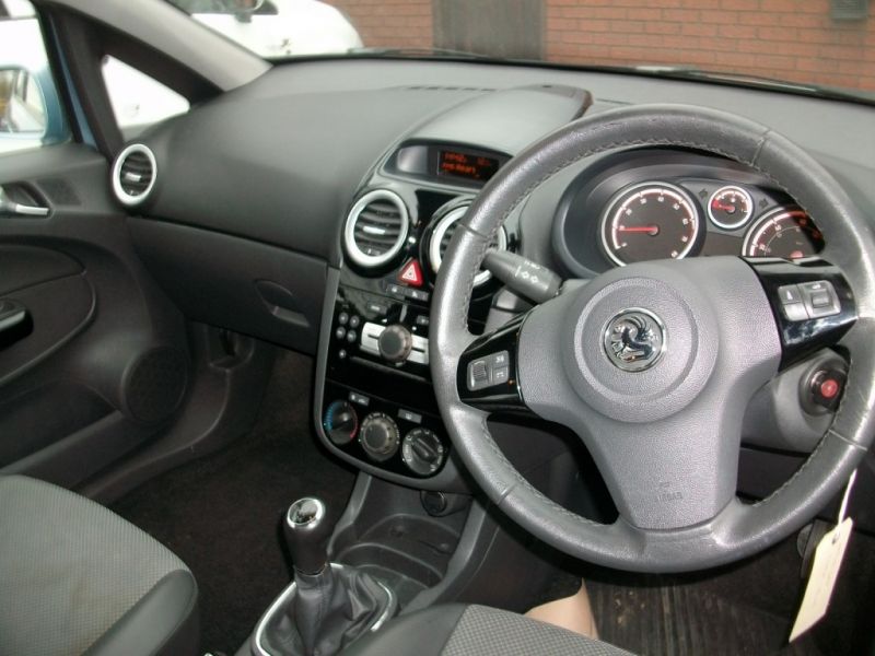 2009 Vauxhall Corsa 1.2 16V 5dr image 6
