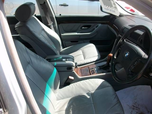 1998 BMW 7 Series 735i V8 4dr image 7