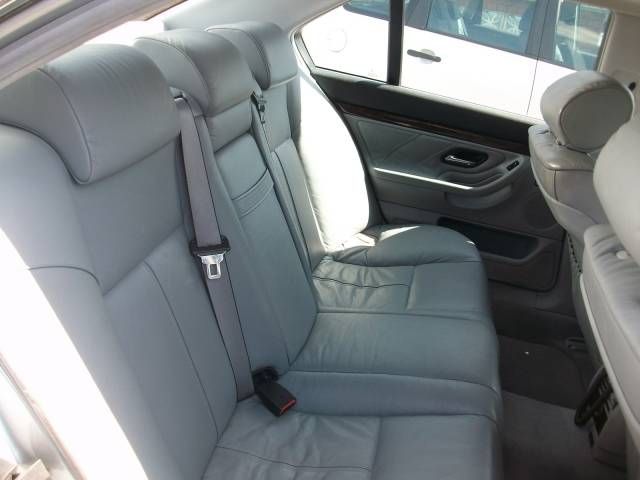 1998 BMW 7 Series 735i V8 4dr image 8