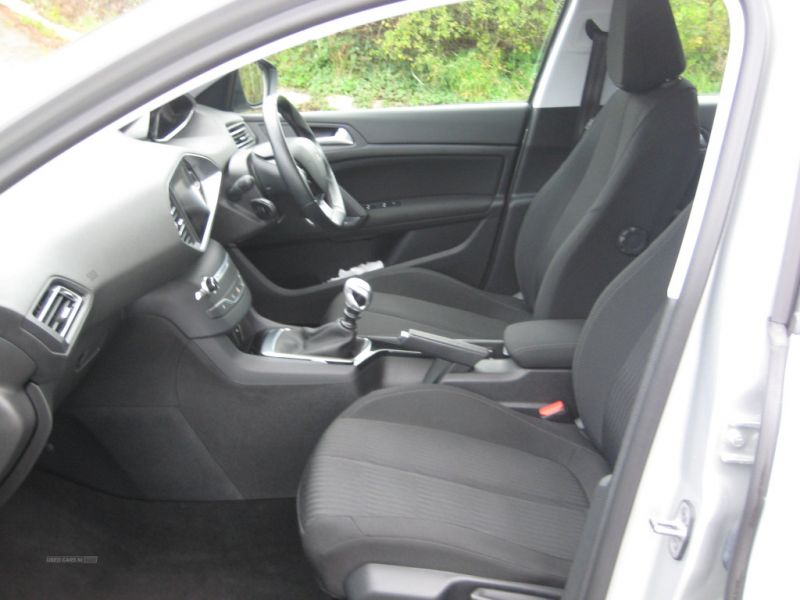 2016 Peugeot 308 1.6 SW HDI image 4