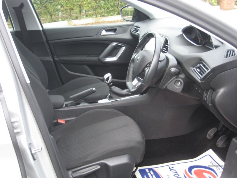 2016 Peugeot 308 1.6 SW HDI image 7