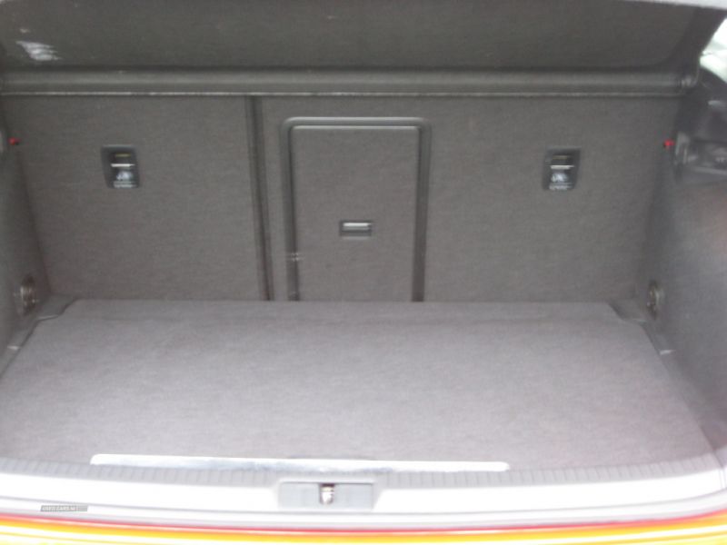 2014 Volkswagen Golf 1.6 TDI image 8