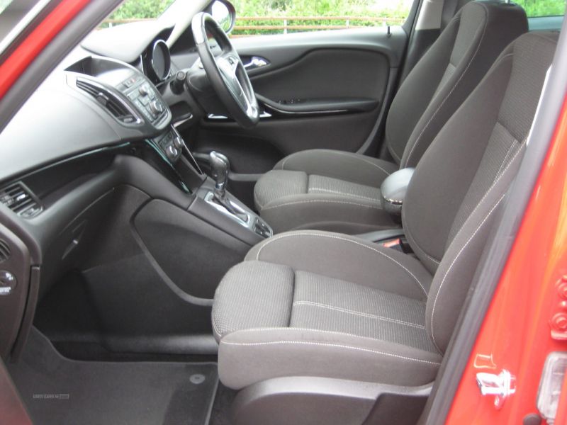 2014 Vauxhall Zafira Tourer SRI CDTI image 4