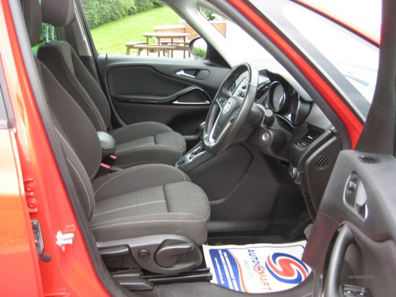 2014 Vauxhall Zafira Tourer SRI CDTI image 7