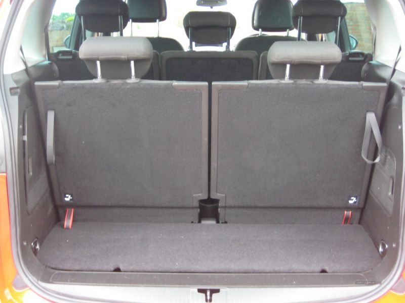 2014 Vauxhall Zafira Tourer SRI CDTI image 8