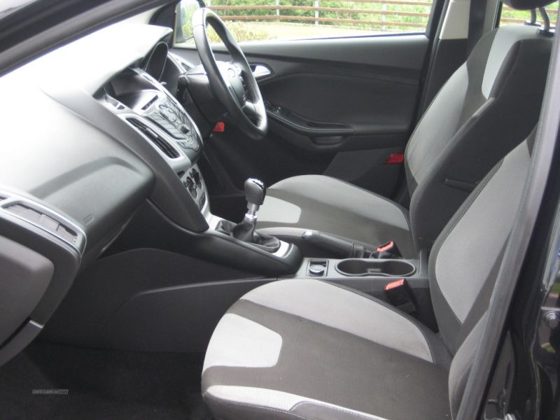 2014 Ford Focus ZETEC TDCI image 4