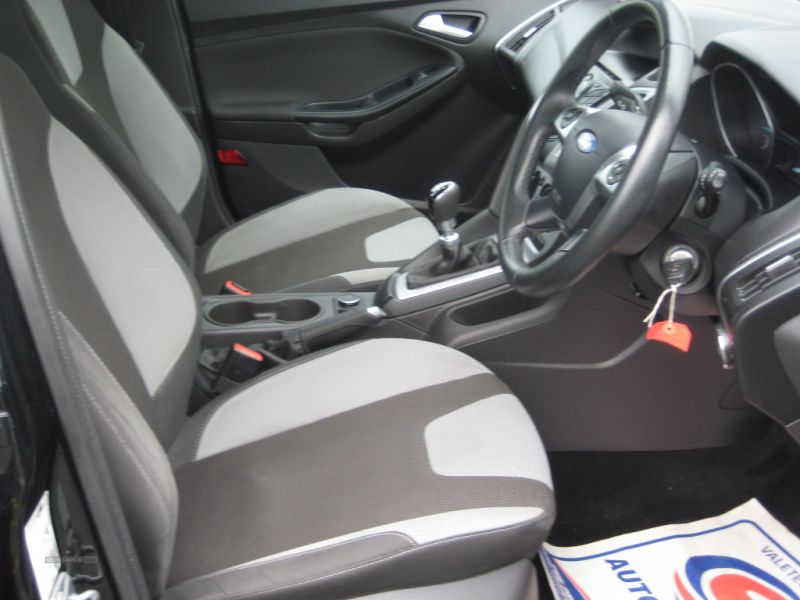 2014 Ford Focus ZETEC TDCI image 7