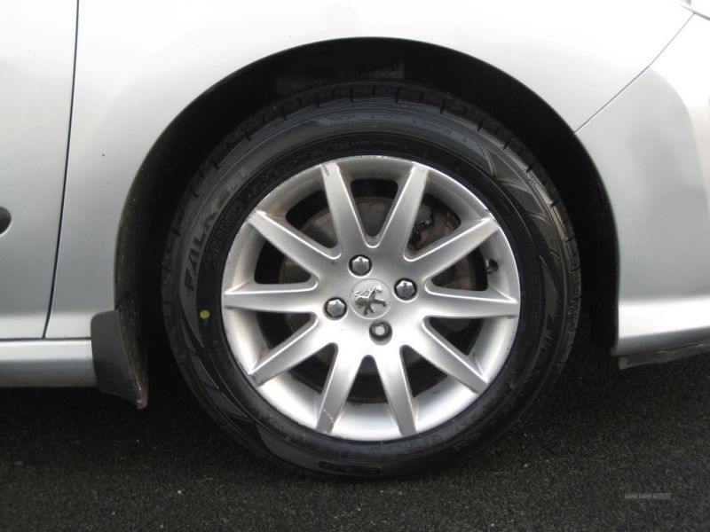 2008 Peugeot 308 1.6 S HDI image 9