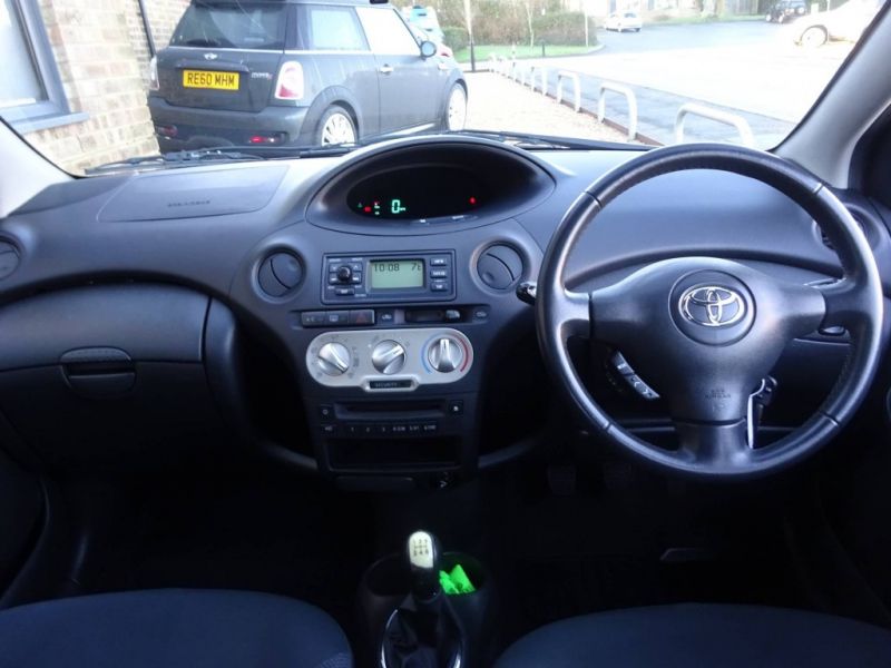 2003 Toyota Yaris 1.3 5dr image 5