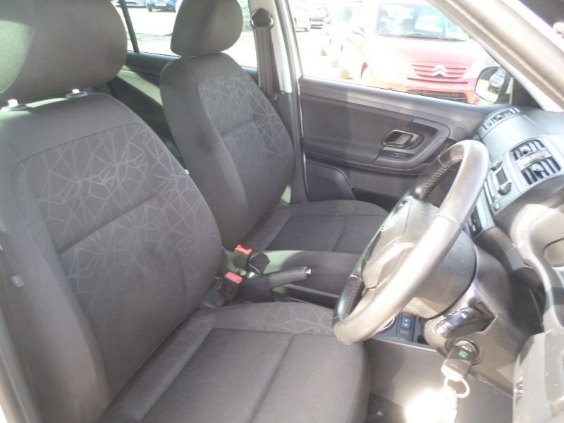 2011 Skoda Fabia 1.2 12V SE image 8