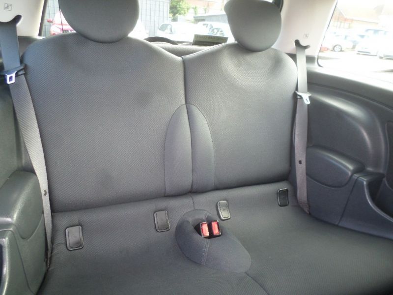2006 Mini 1.6 Cooper 3dr image 9