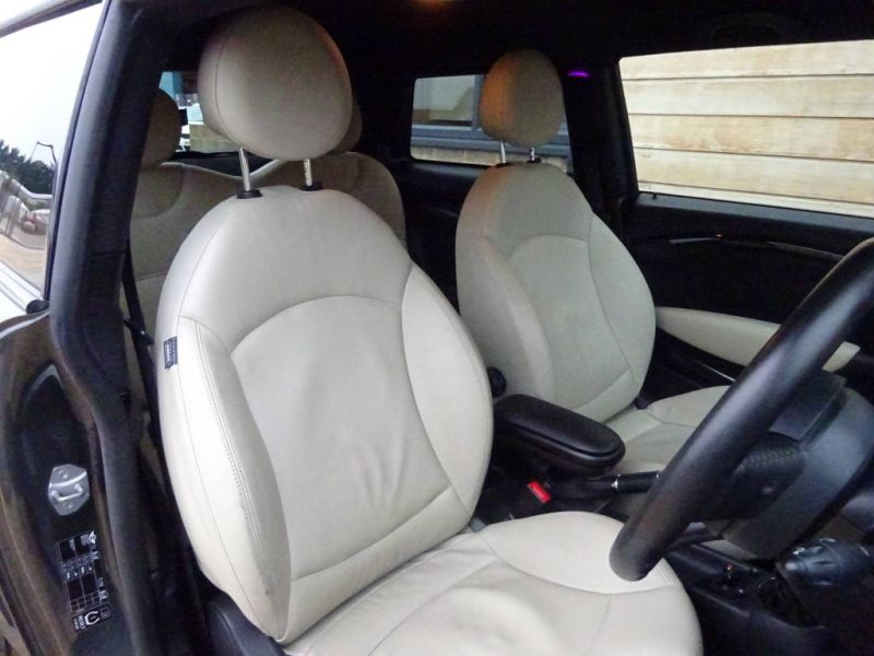 2010 MINI 1.6 Cooper S 3dr image 8