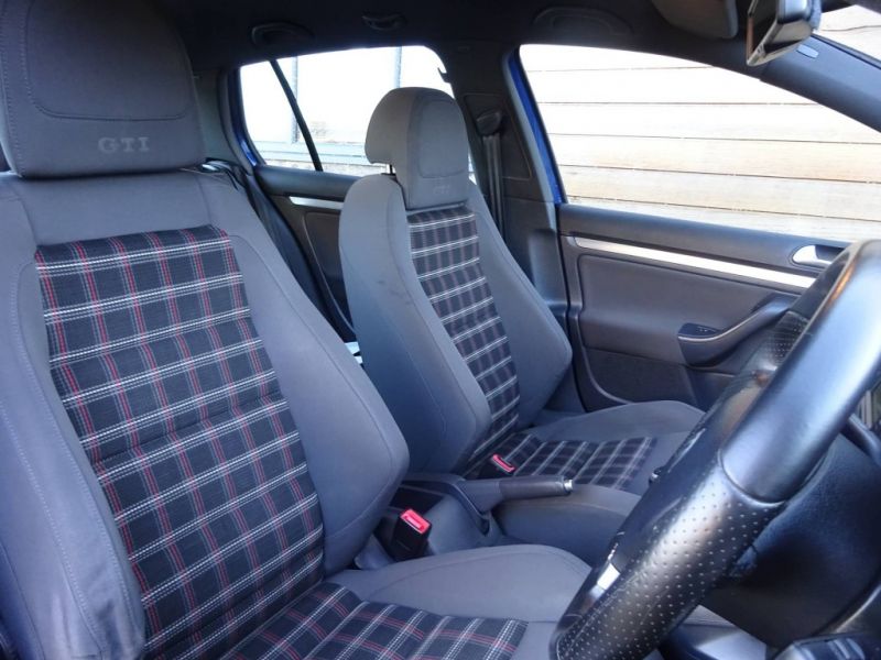 2006 Volkswagen Golf 2.0T GTI 5dr image 7