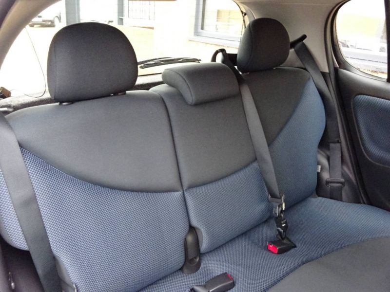 2005 Toyota Yaris 1.3 5dr image 7