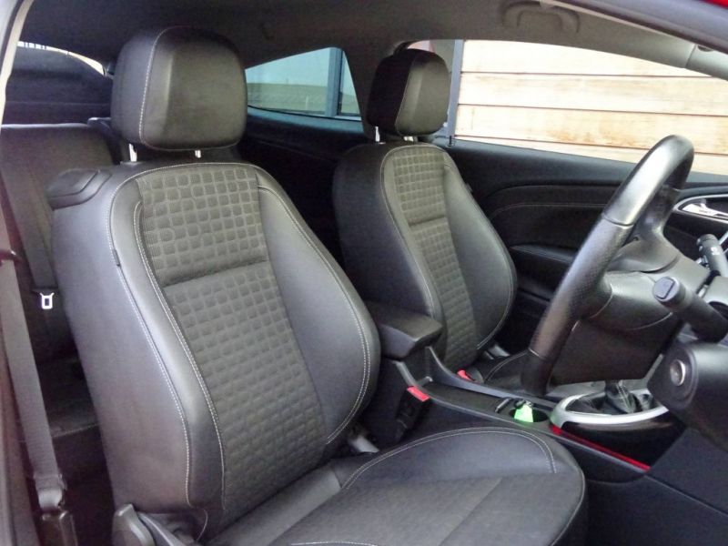 2013 Vauxhall Astra GTC 1.6T 16V 3dr image 6