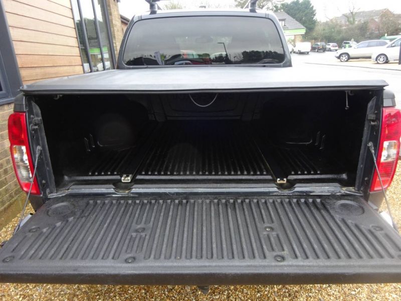 2009 Nissan Navara Expedition LWD 2.5 image 9