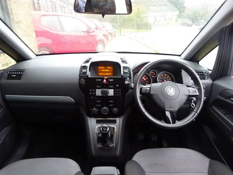 2011 Vauxhall Zafira 1.6I 5dr image 5