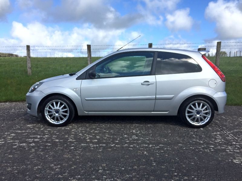 2007 Ford Fiesta 1.6 Zetec-S 3dr image 2