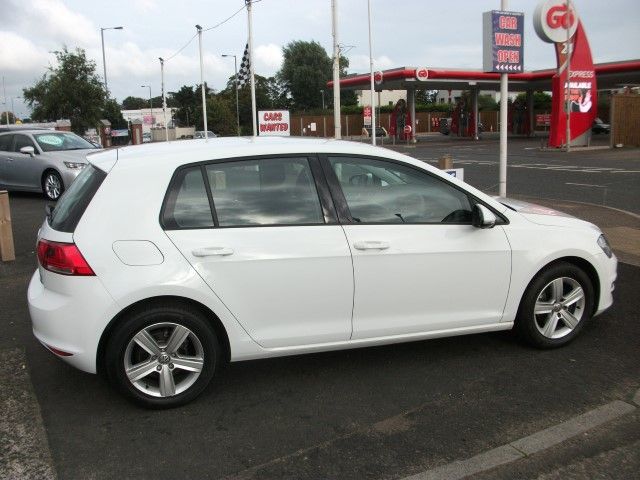 2014 Volkswagen Golf S 1.2TSi image 4