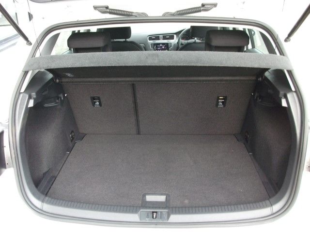 2014 Volkswagen Golf S 1.2TSi image 8