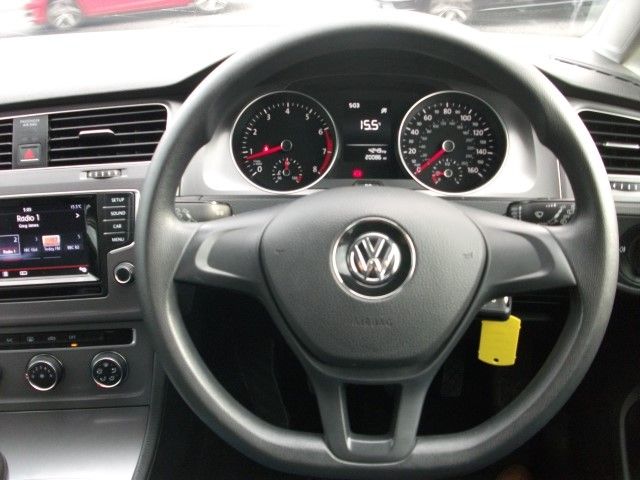 2014 Volkswagen Golf S 1.2TSi image 9