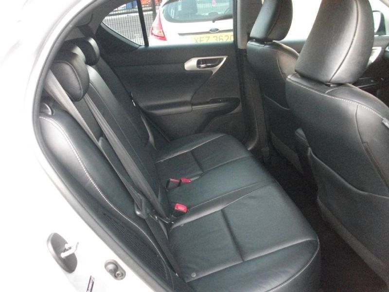 Lexus CT 200h 1.8 SE-L Hybrid 5dr image 9