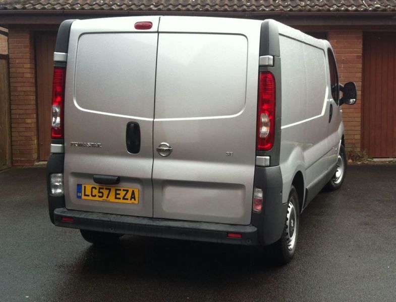 2007 Nissan Primastar dci 115 image 2