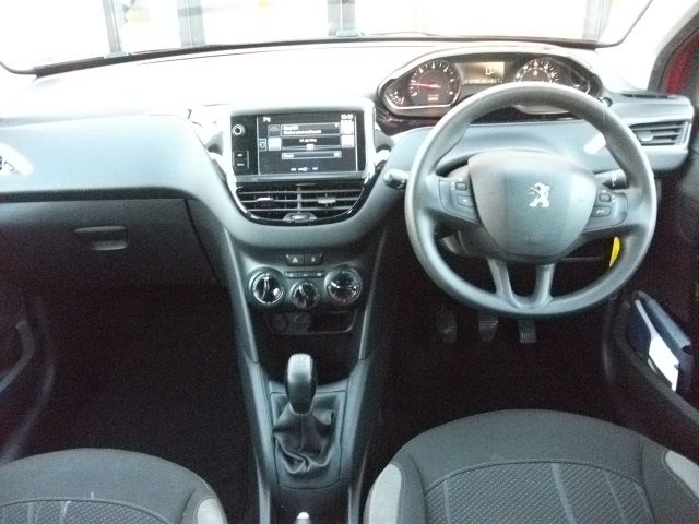 2014 Peugeot 208 1.4 5dr image 5