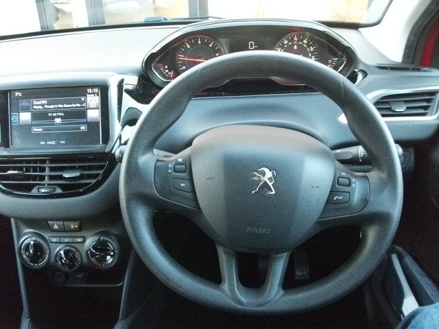 2014 Peugeot 208 1.4 5dr image 8