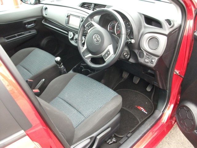 2012 Toyota Yaris TR 1.3VVT-i 5dr image 6