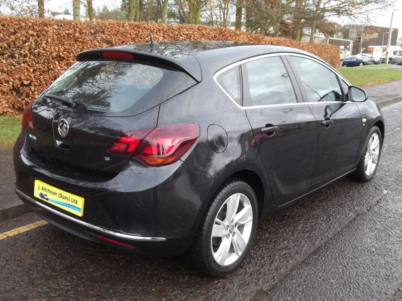 2014 Vauxhall Astra 1.6SRi 5dr image 4