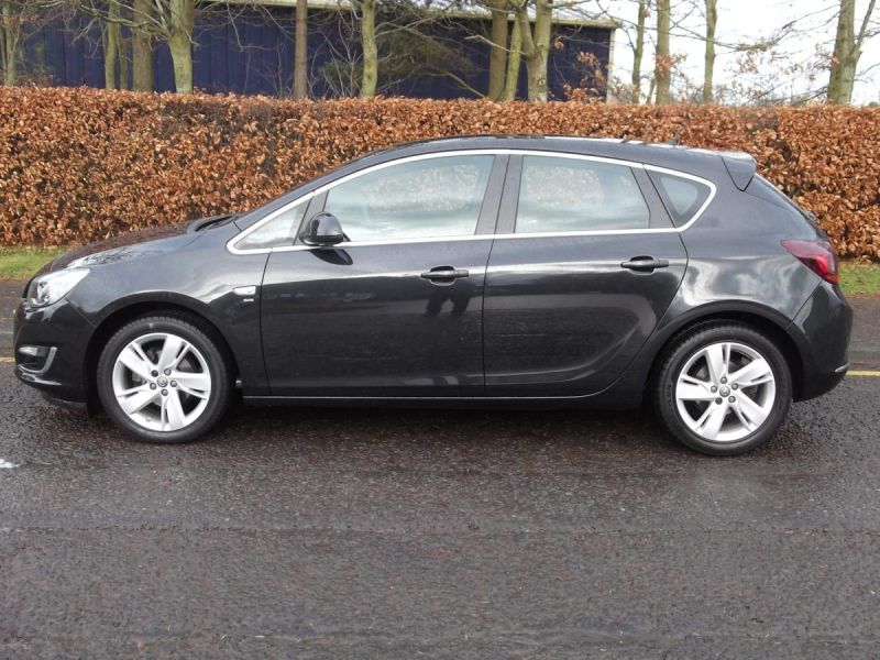 2014 Vauxhall Astra 1.6SRi 5dr image 5