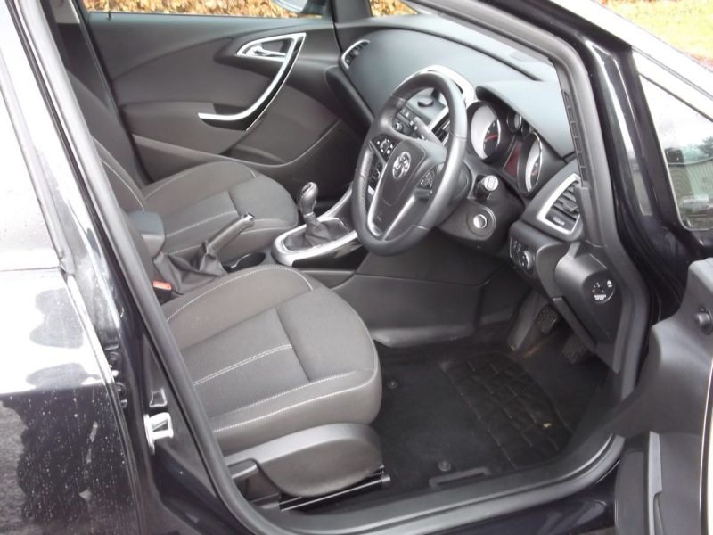 2014 Vauxhall Astra 1.6SRi 5dr image 7