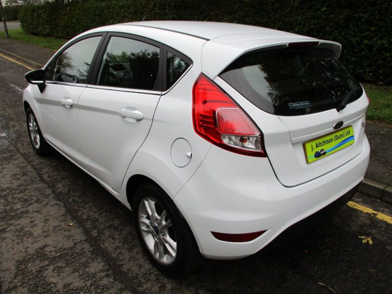 2014 Ford Fiesta 1.25 Zetec 5dr image 3