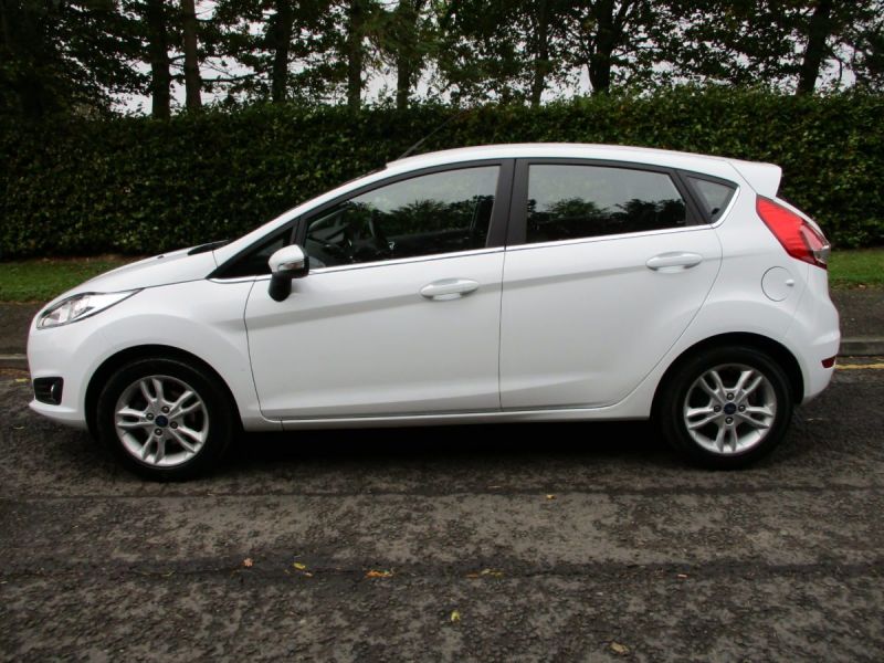 2014 Ford Fiesta 1.25 Zetec 5dr image 5
