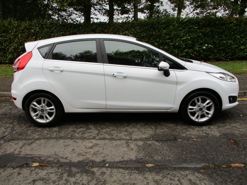 2014 Ford Fiesta 1.25 Zetec 5dr image 6
