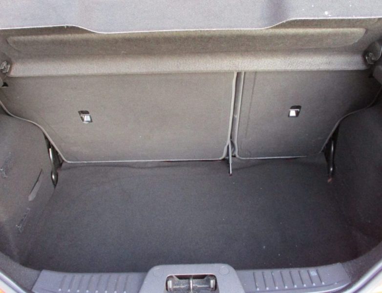2014 Ford Fiesta 1.25 Style 5dr image 9