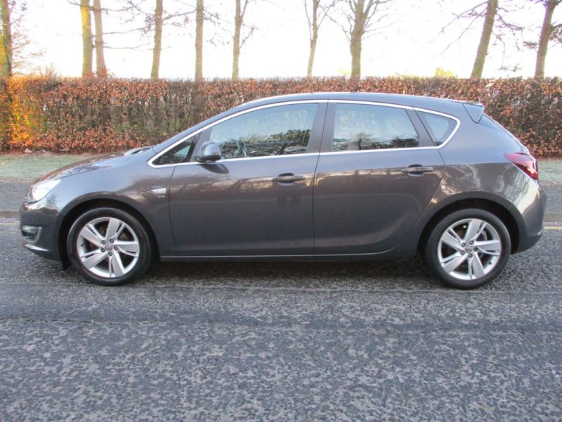 2014 Vauxhall Astra 1.6SRi 5dr image 6