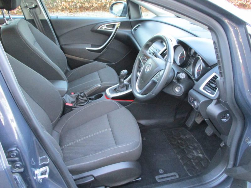 2014 Vauxhall Astra 1.6SRi 5dr image 7