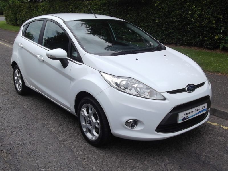 2012 Ford Fiesta 1.25 Zetec 5dr image 2