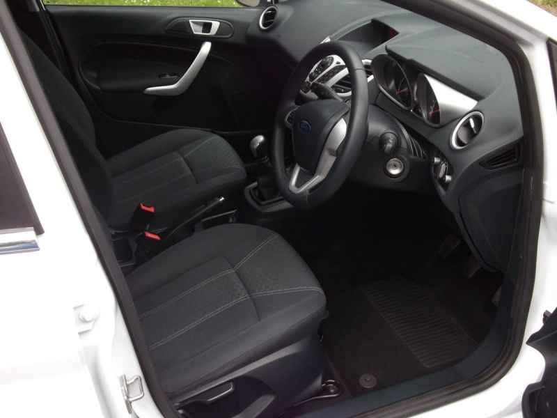 2012 Ford Fiesta 1.25 Zetec 5dr image 7